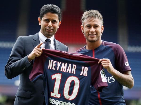 Cavani sobre Neymar: Son cosas del fútbol, se arreglan en vestuario